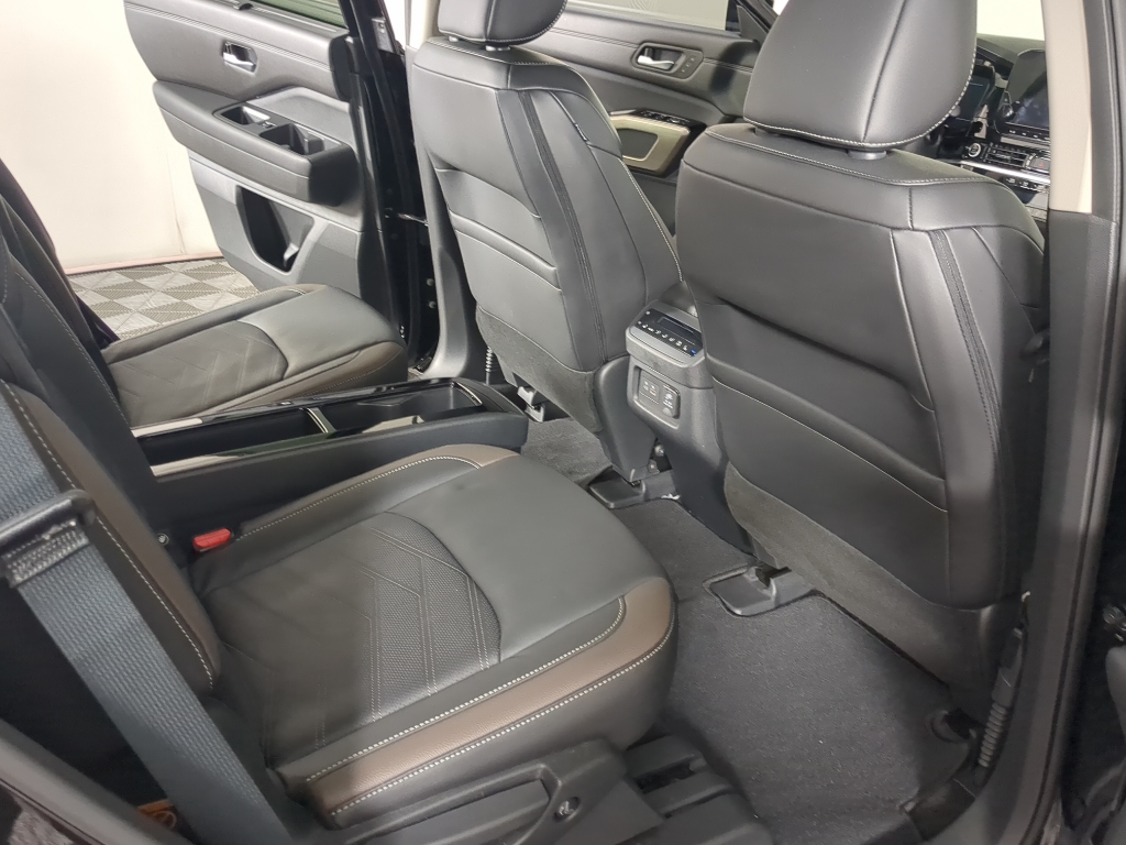 2024 Nissan Pathfinder Platinum photo 20