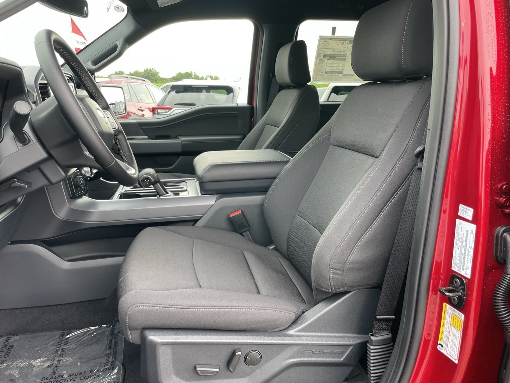 2025 Ford F-150 XLT photo 7