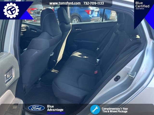 2021 Toyota Prius L photo 18
