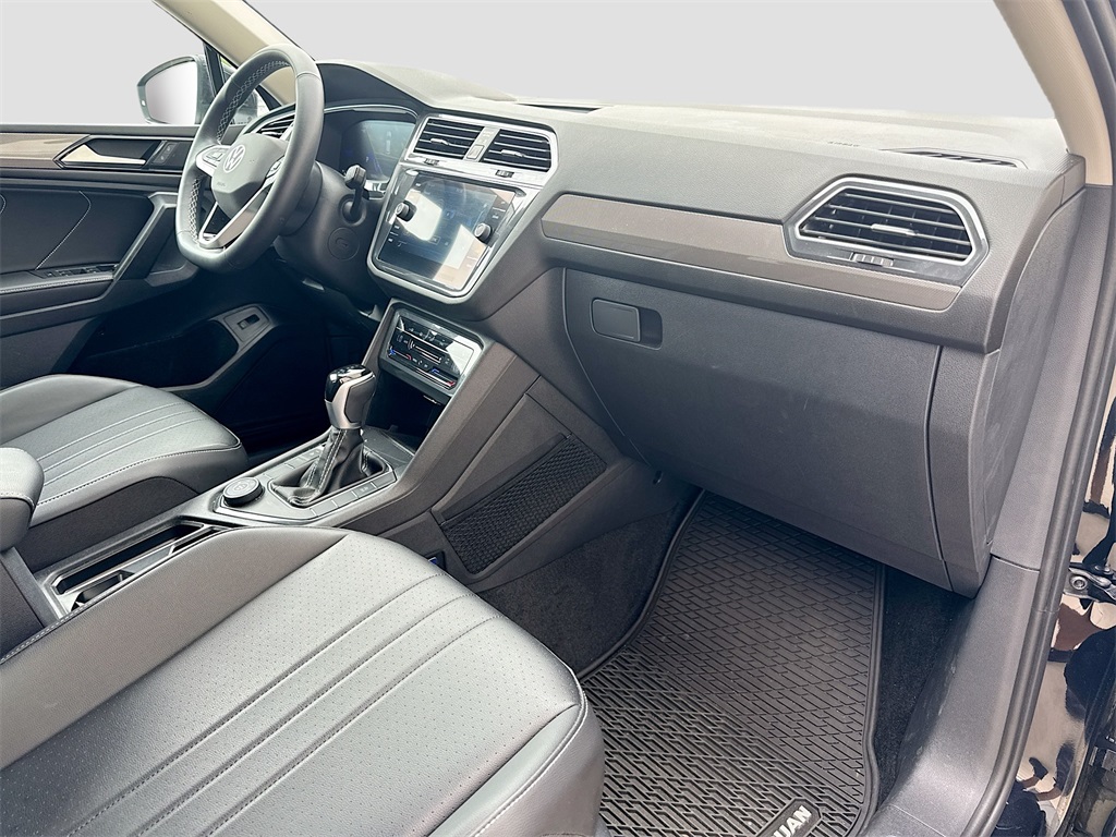 2024 Volkswagen Tiguan SE Wolfsburg Edition photo 27