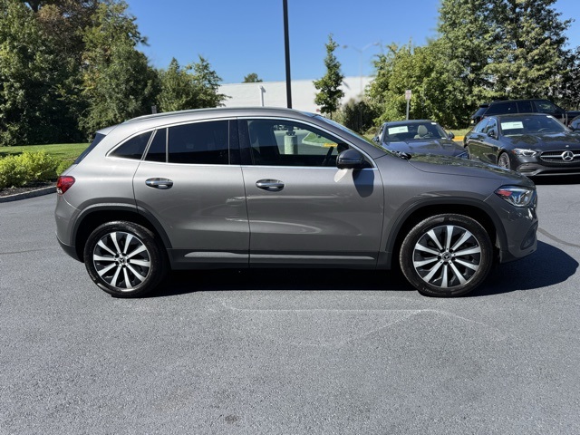 2021 Mercedes Benz GLA 250 4MATIC photo 2