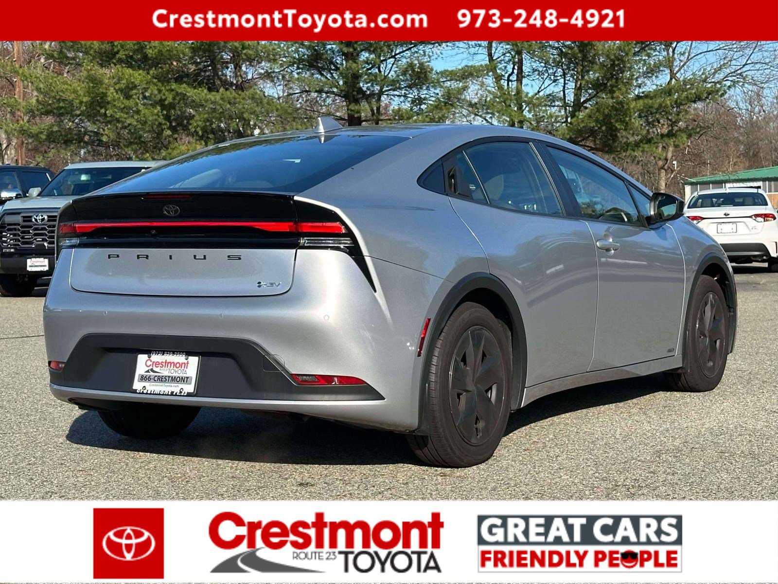 2024 Toyota Prius LE photo 3