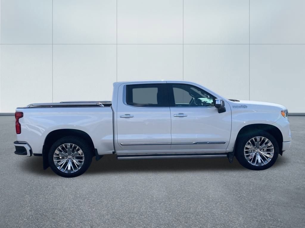 2024 Chevrolet Silverado 1500 High Country photo 2