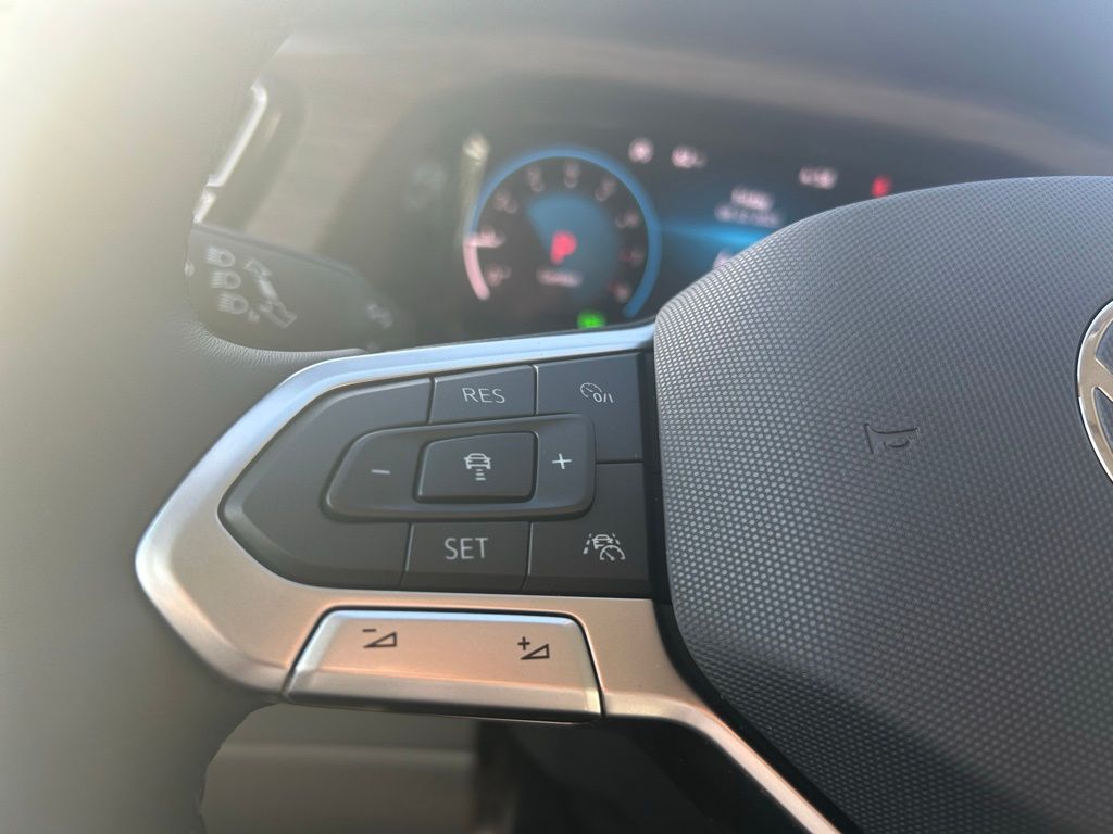 2026 Volkswagen Atlas SEL Premium R-Line photo 11