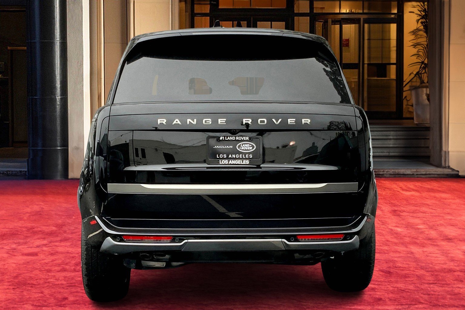 2025 Land Rover Range Rover SE photo 2
