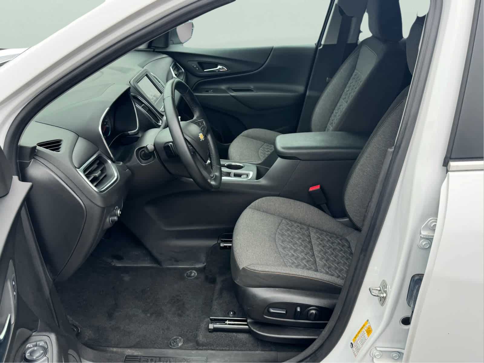2024 Chevrolet Equinox LT photo 10