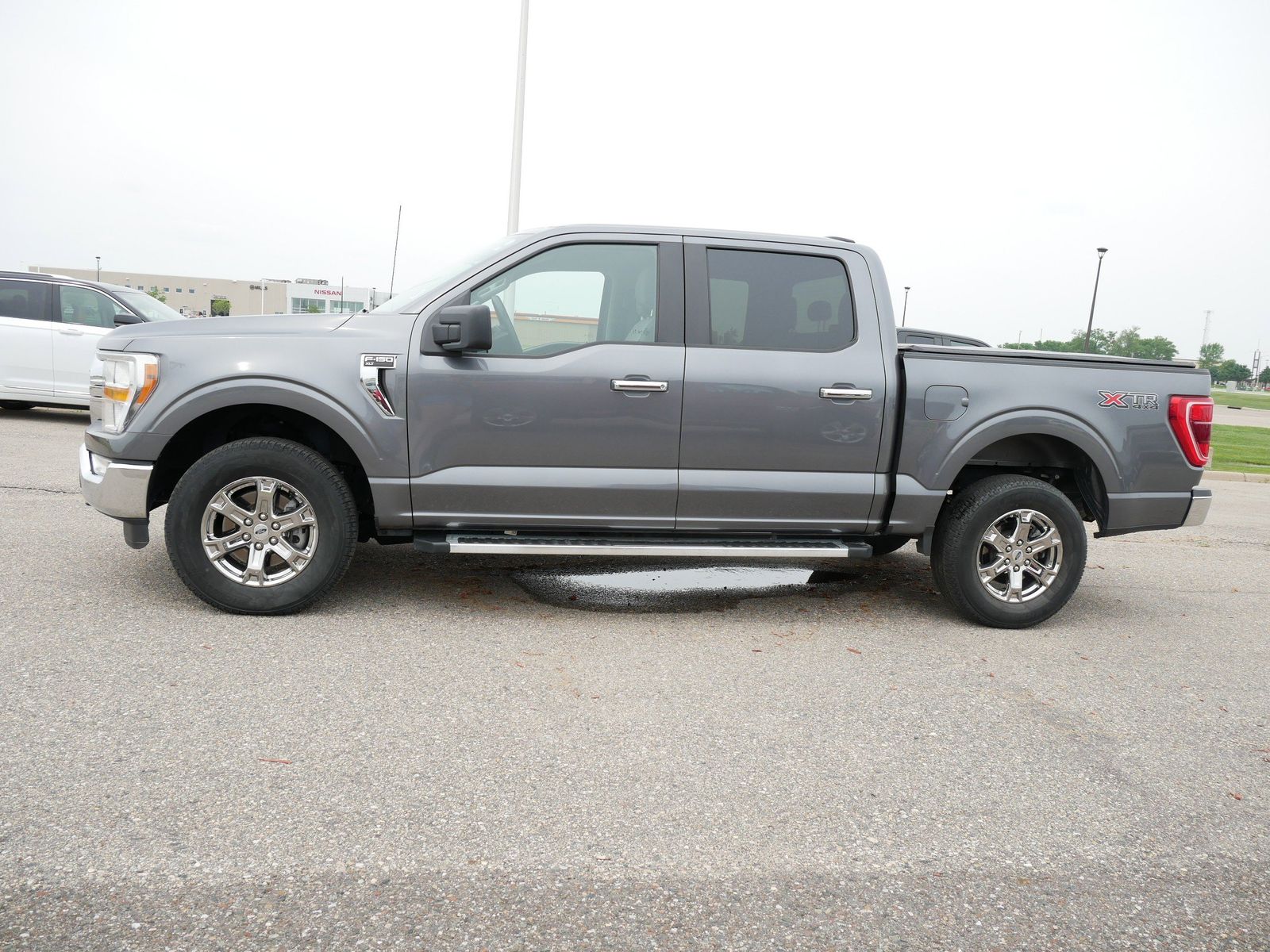 2022 Ford F-150 XLT photo 2