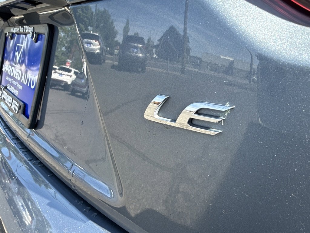 2022 Toyota Corolla LE photo 16