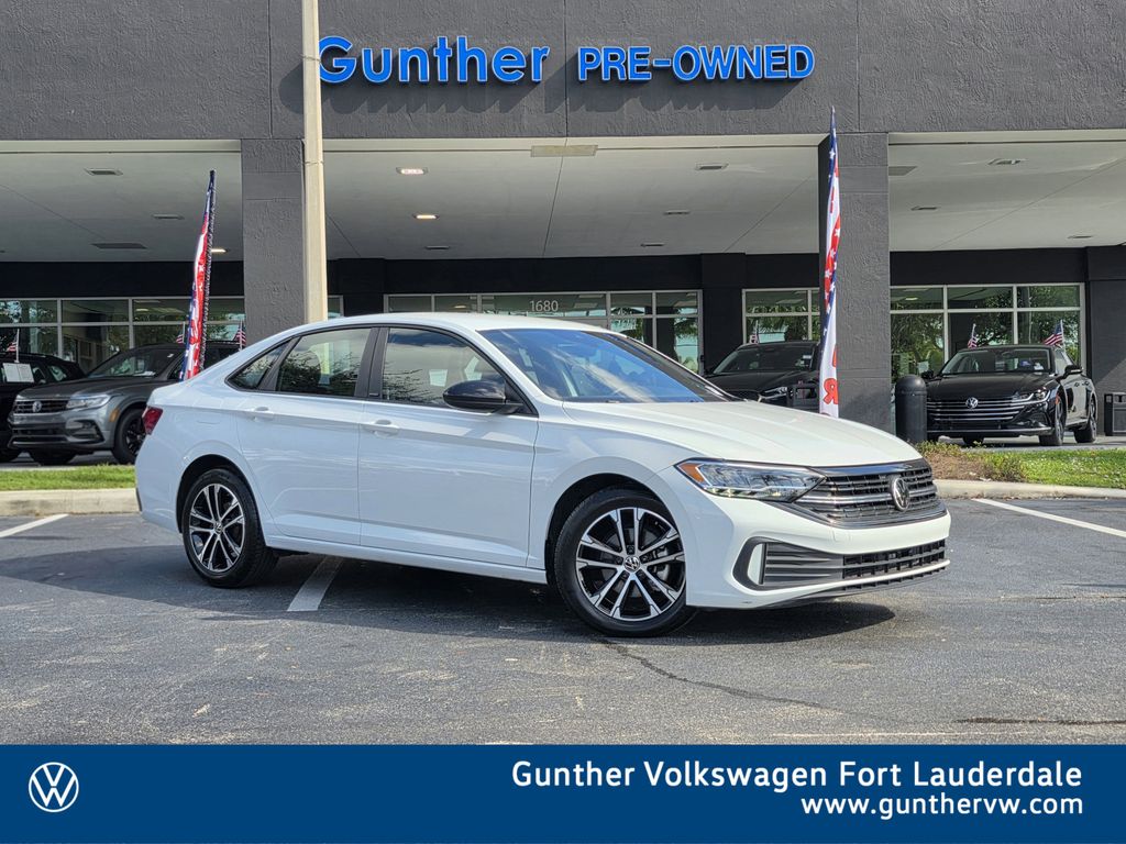 2024 Volkswagen Jetta Sport's photo