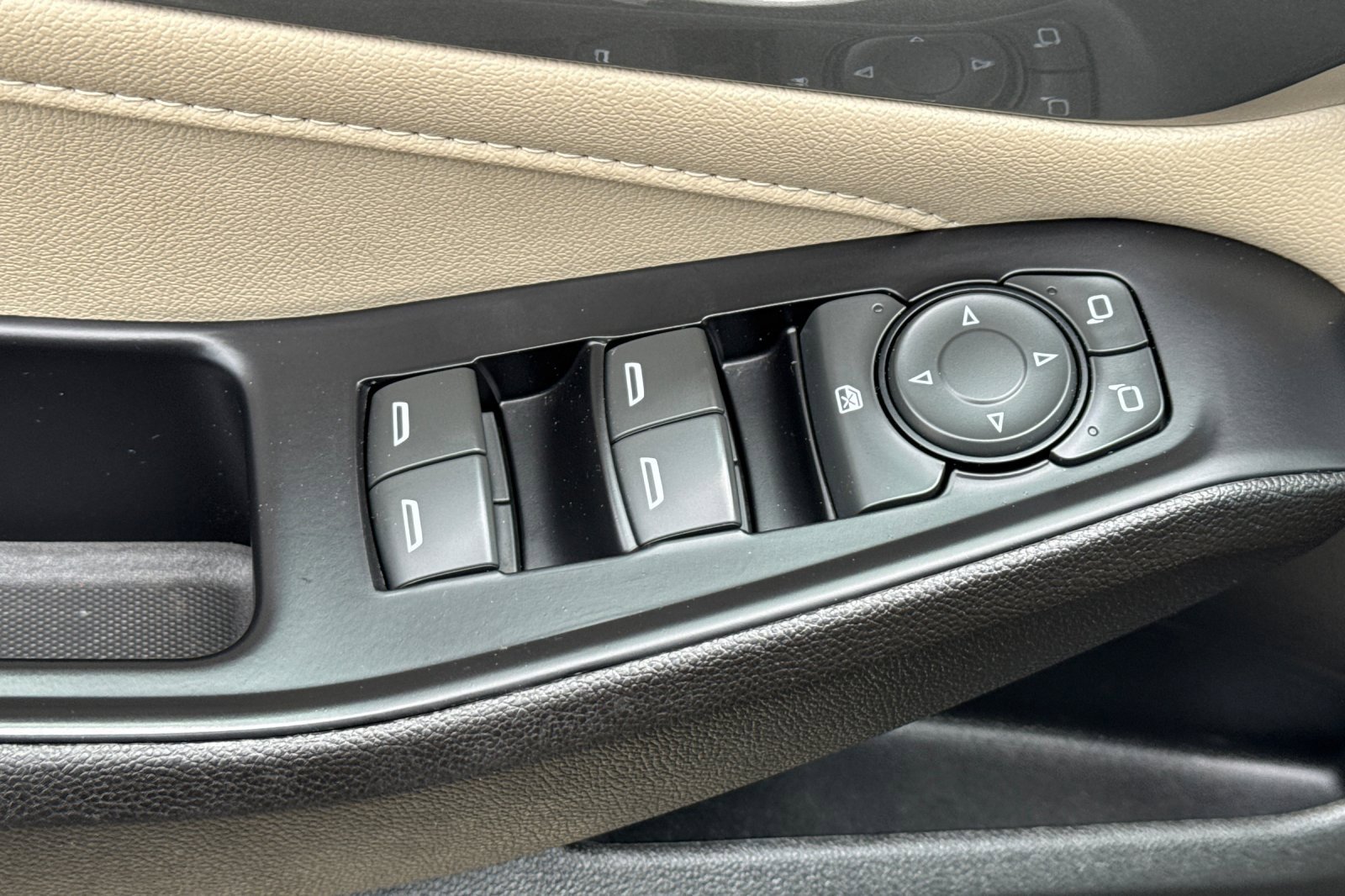 2023 Chevrolet Traverse LS photo 12