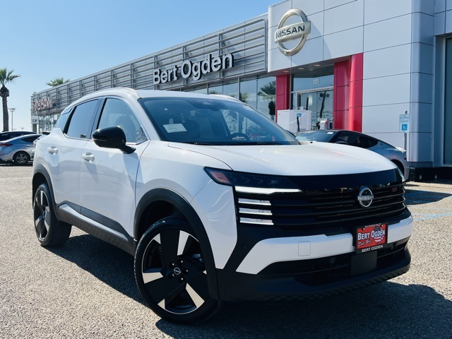 2026 Nissan KICKS SR's photo