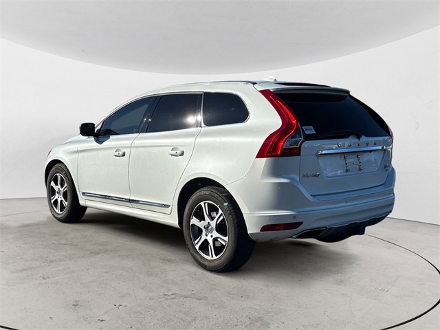 2015 Volvo XC60 Premier R-Design photo 3