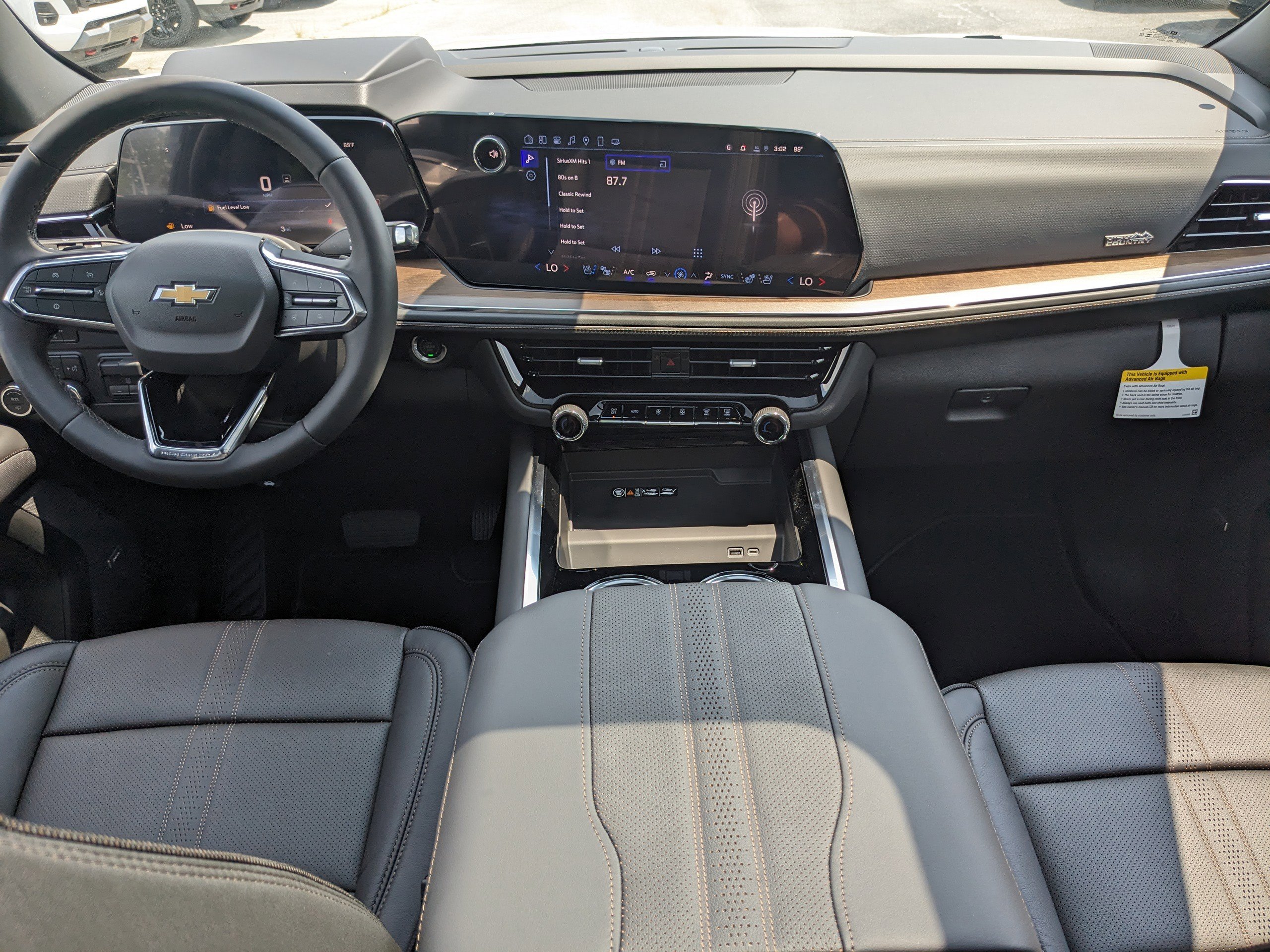 2025 Chevrolet Tahoe High Country photo 15