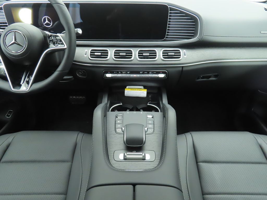 2025 Mercedes Benz GLS 450 4MATIC photo 13