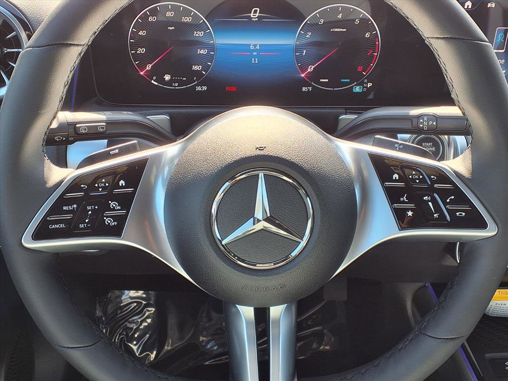 2026 Mercedes Benz GLB 250 photo 8