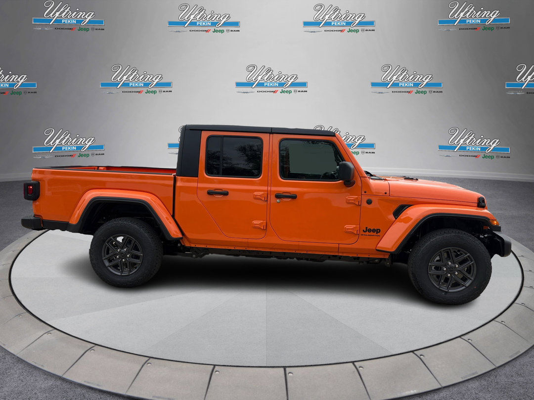 2025 Jeep Gladiator Sport S photo 2