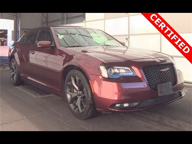 2023 Chrysler 300 S's photo