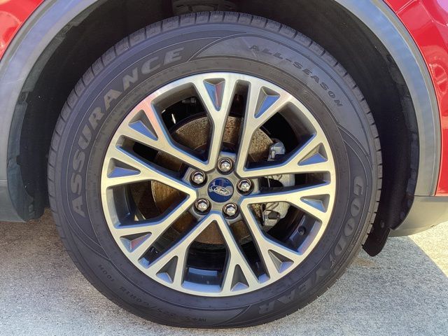 2020 Ford Escape SEL photo 5