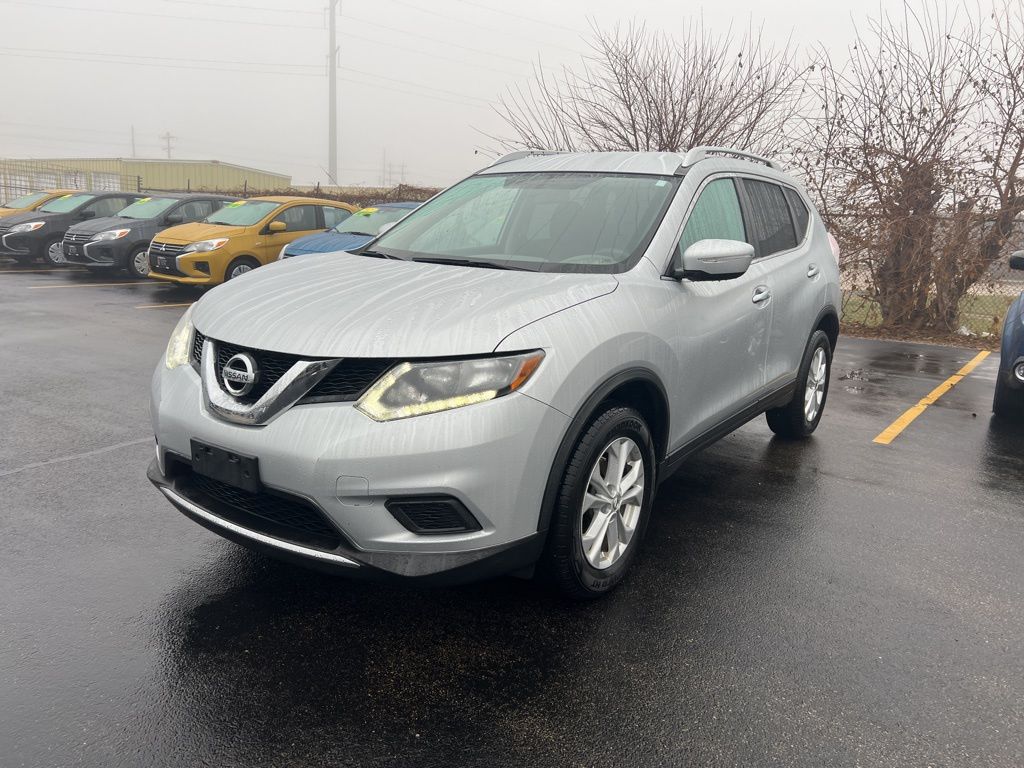 2015 Nissan Rogue SV photo 3
