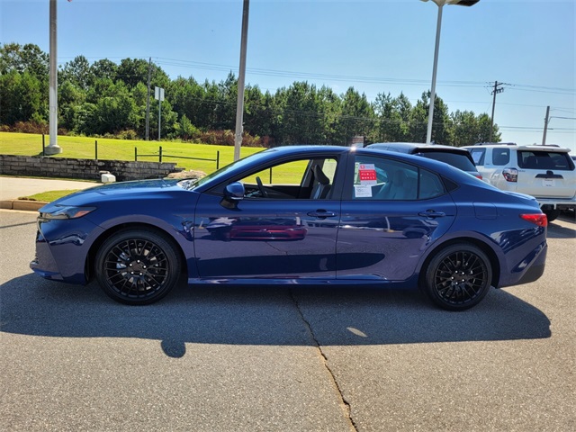 2025 Toyota Camry LE photo 4