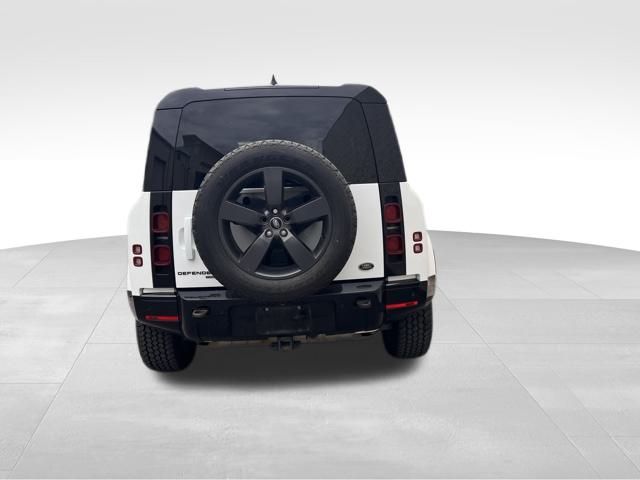 2022 Land Rover Defender 110 X-Dynamic HSE photo 3