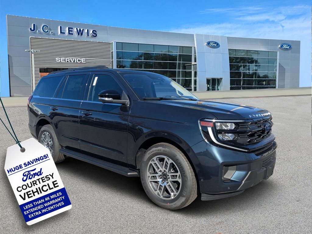 2025 Ford Expedition Active's photo