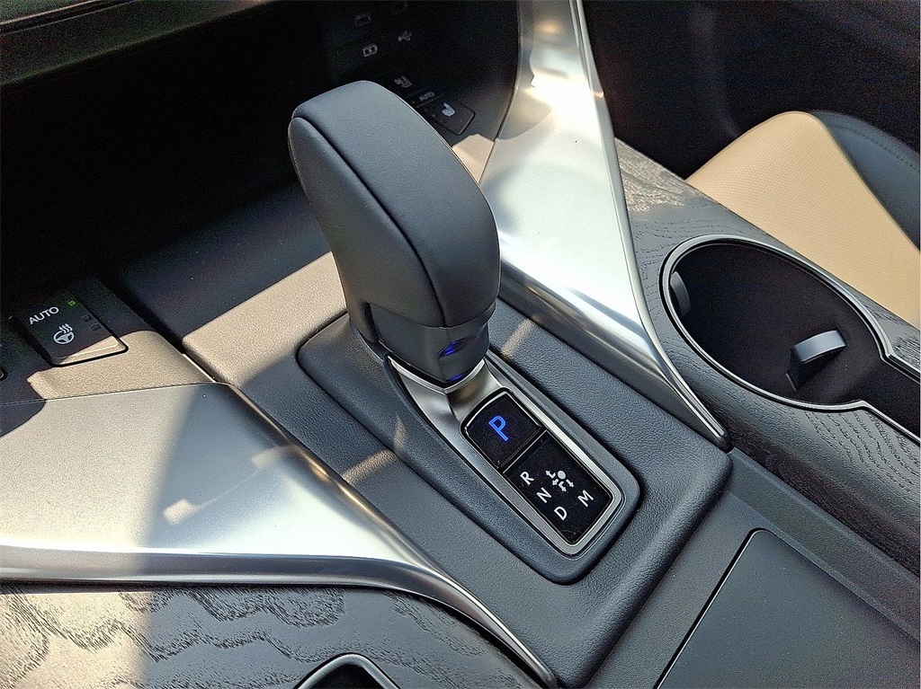 2025 Lexus LX photo 8