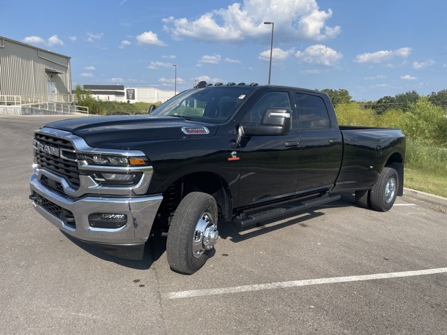 2026 Ram 3500 Tradesman photo 8