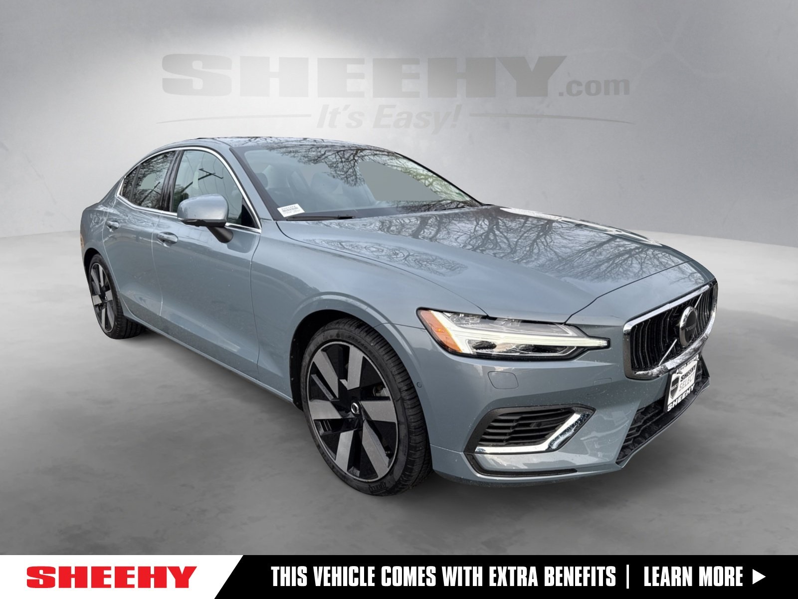 2023 Volvo S60 Ultimate's photo