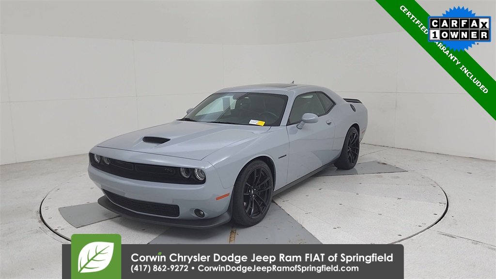 2022 Dodge Challenger R/T photo 5