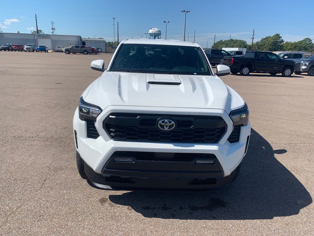 2025 Toyota Tacoma TRD Sport 4x4 Double Cab photo 2