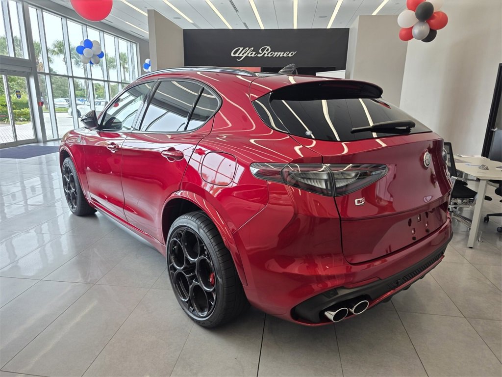 2024 Alfa Romeo Stelvio Quadrifoglio photo 6
