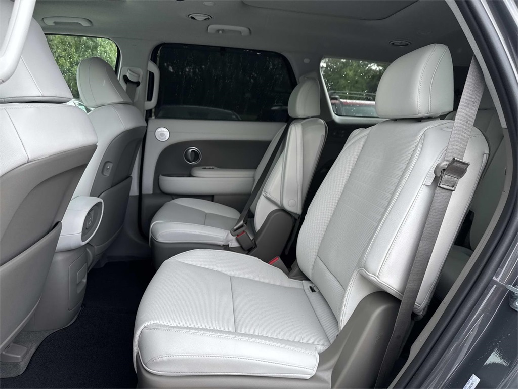 2026 Hyundai Palisade Limited photo 2