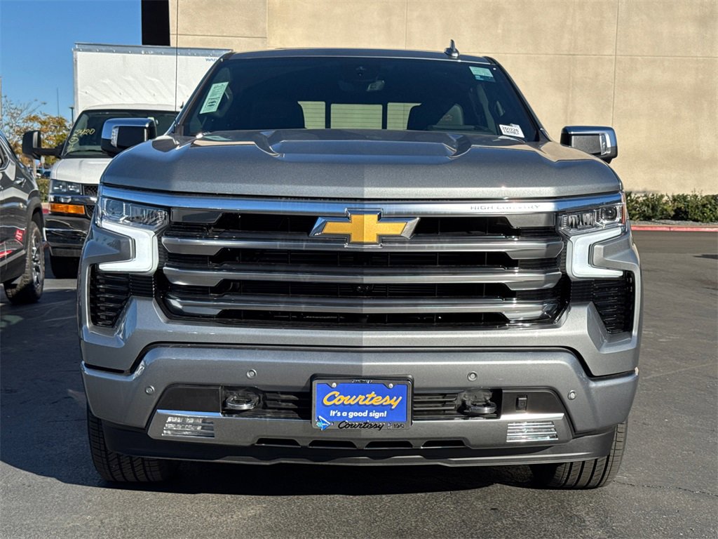 2026 Chevrolet Silverado 1500 High Country photo 3