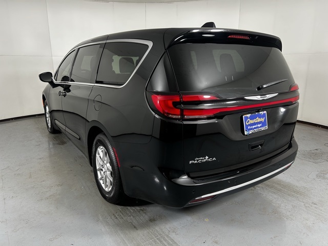 2026 Chrysler Pacifica photo 5