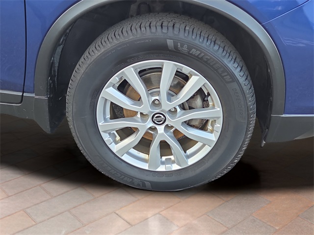 2019 Nissan Rogue S photo 17