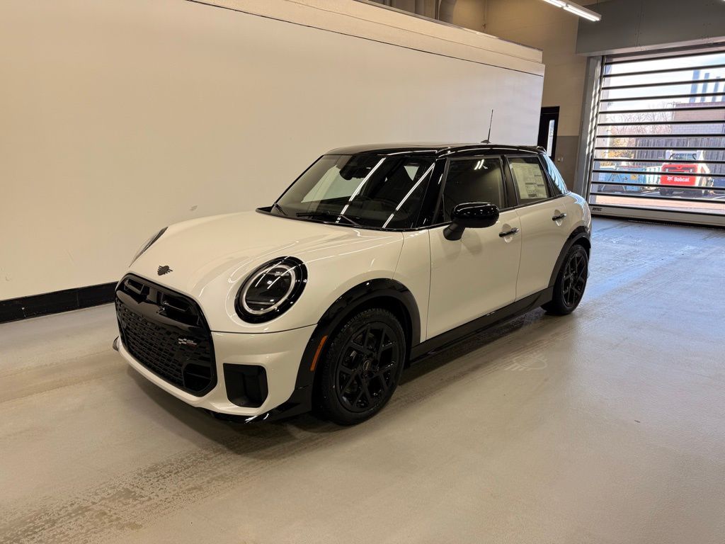 2026 MINI Hardtop 4 Door S's photo