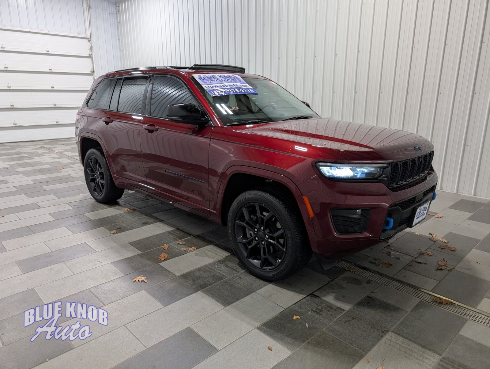 2023 Jeep Cherokee 80th Anniversary Edition photo 4