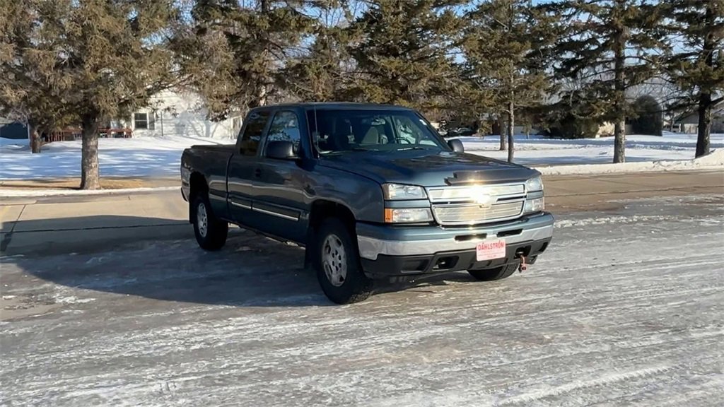 Used 2007 Chevrolet Silverado Classic 1500 LT1 with VIN 1GCEK19Z37Z204899 for sale in Oslo, Minnesota