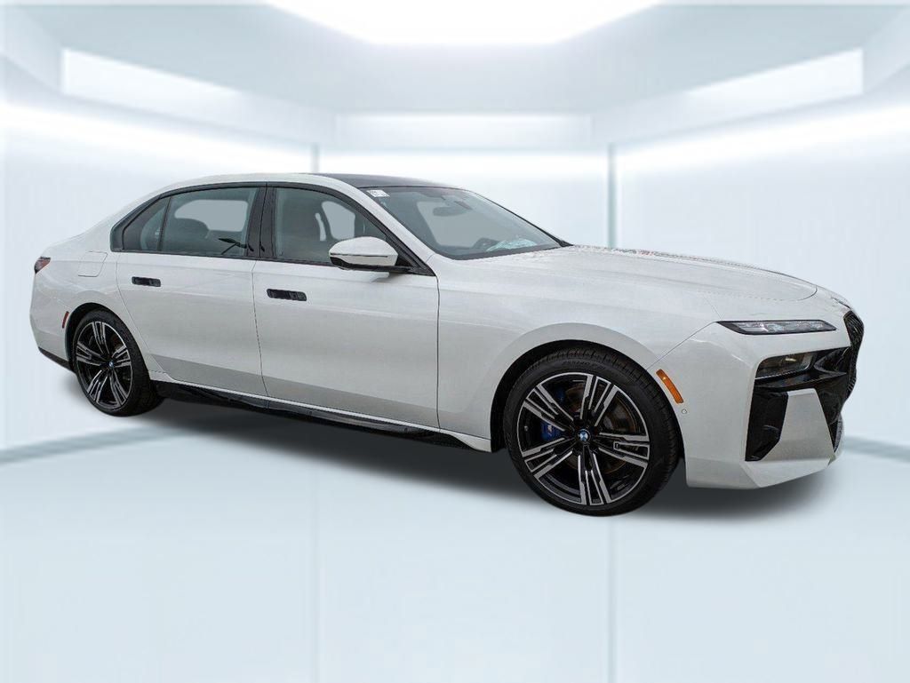 New 2024 Mineral White Metallic BMW xDrive60 image 2
