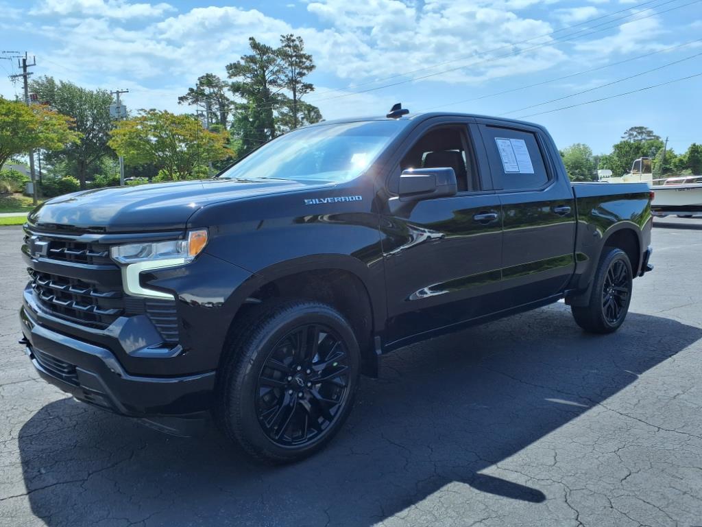 2024 Chevrolet Silverado 1500 RST photo 5