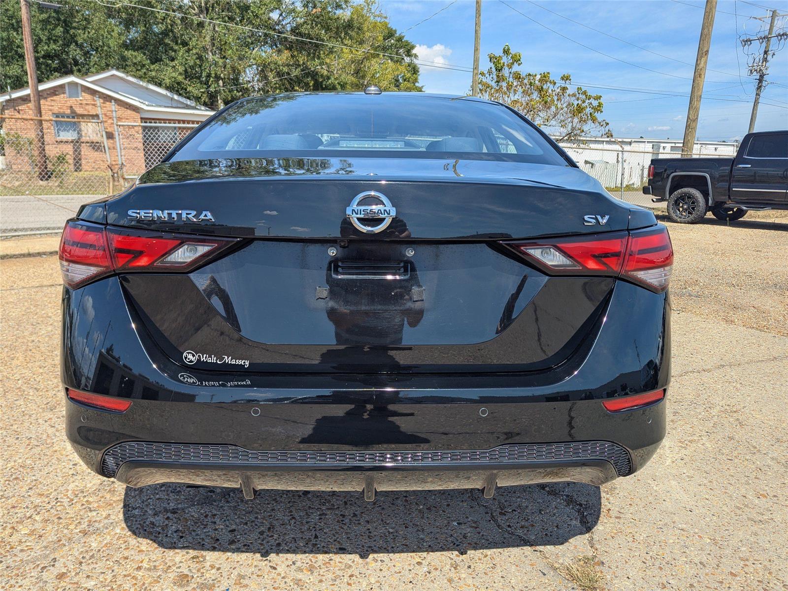 2023 Nissan Sentra SV photo 4