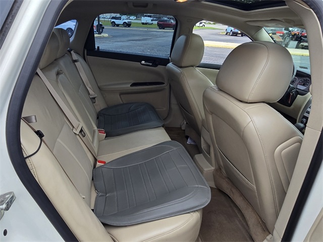 2009 Chevrolet Impala SS photo 11