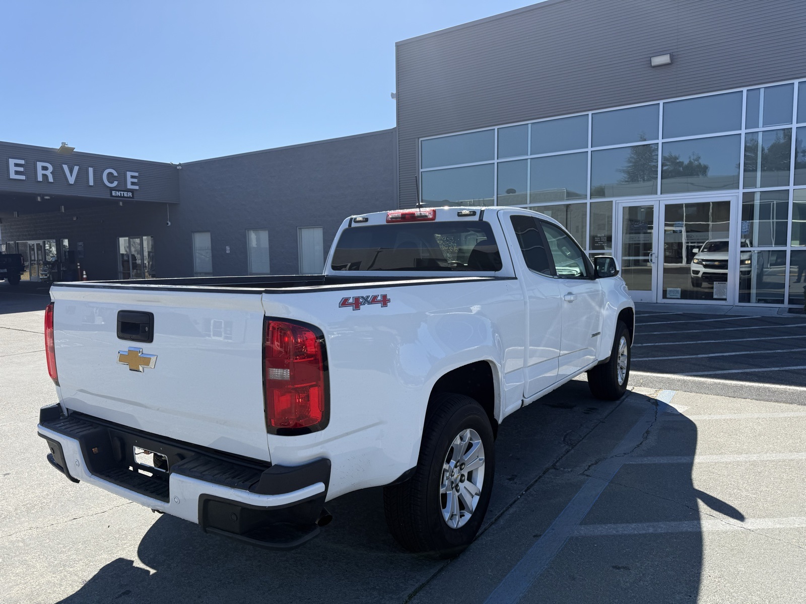 2020 Chevrolet Silverado 1500 LT photo 3
