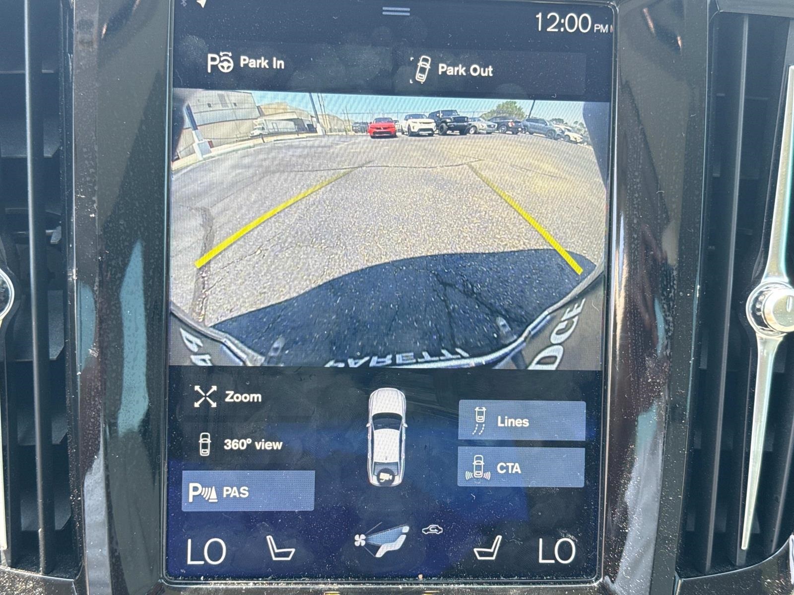 2018 Volvo S90 T6 Momentum photo 17