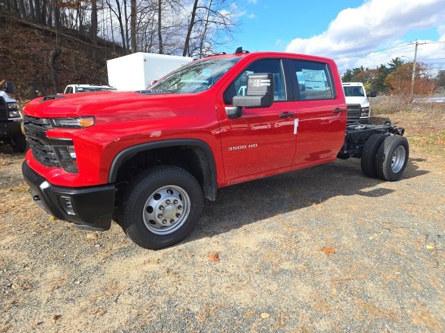 2025 Chevrolet Silverado 3500HD Work Truck photo 2