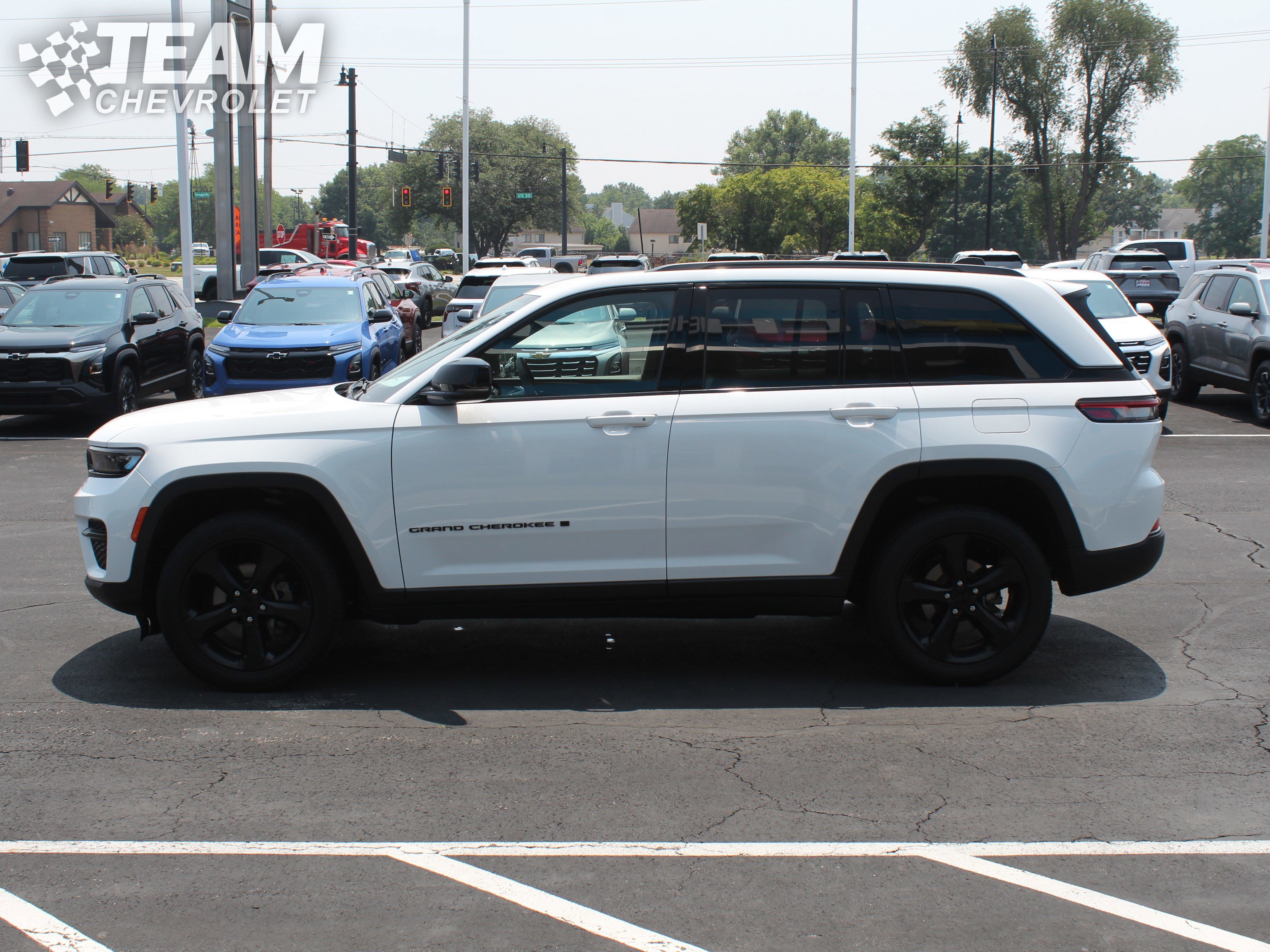 2023 Jeep Grand Cherokee Altitude photo 6