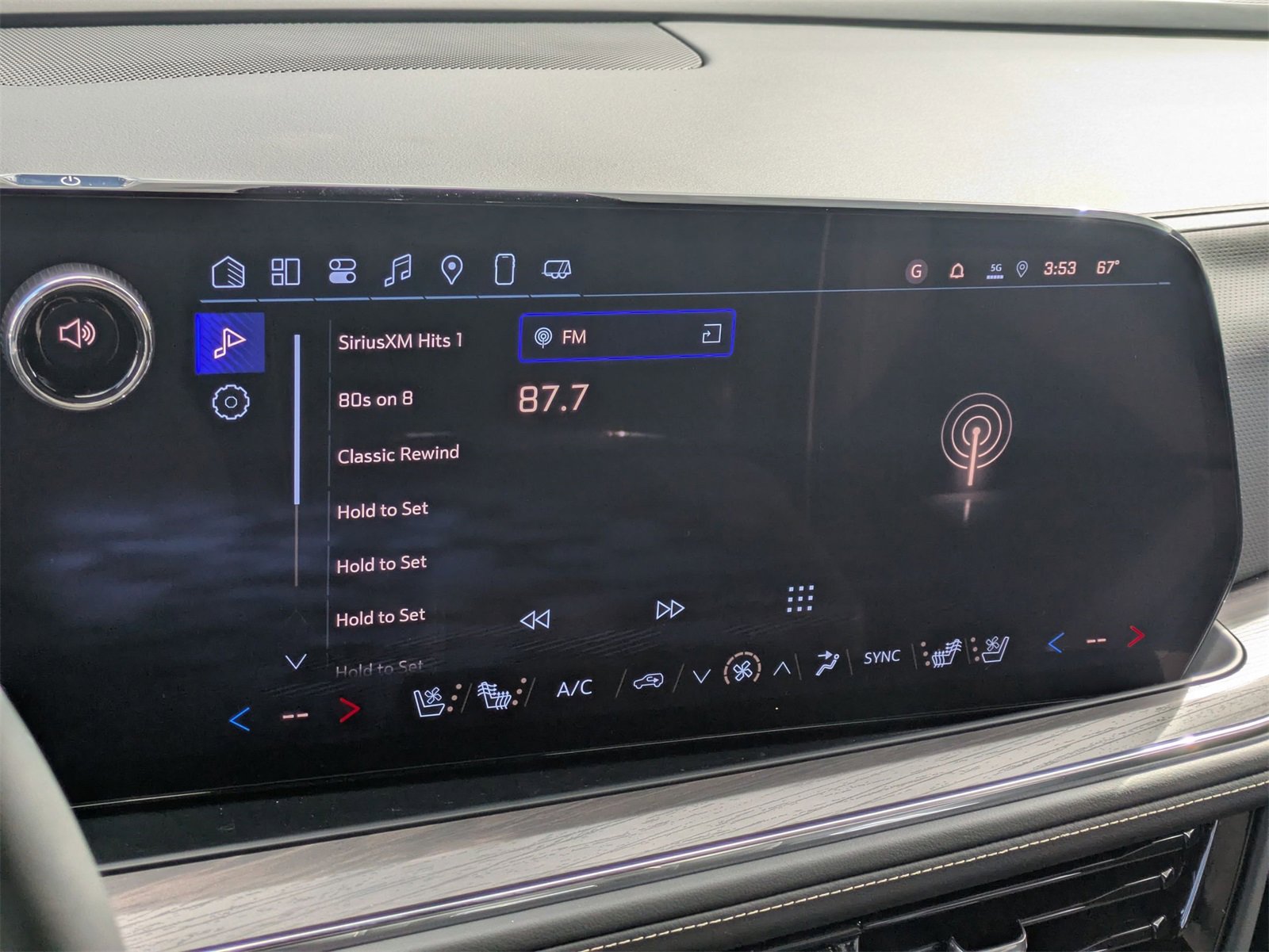 2025 Chevrolet Suburban Premier photo 30