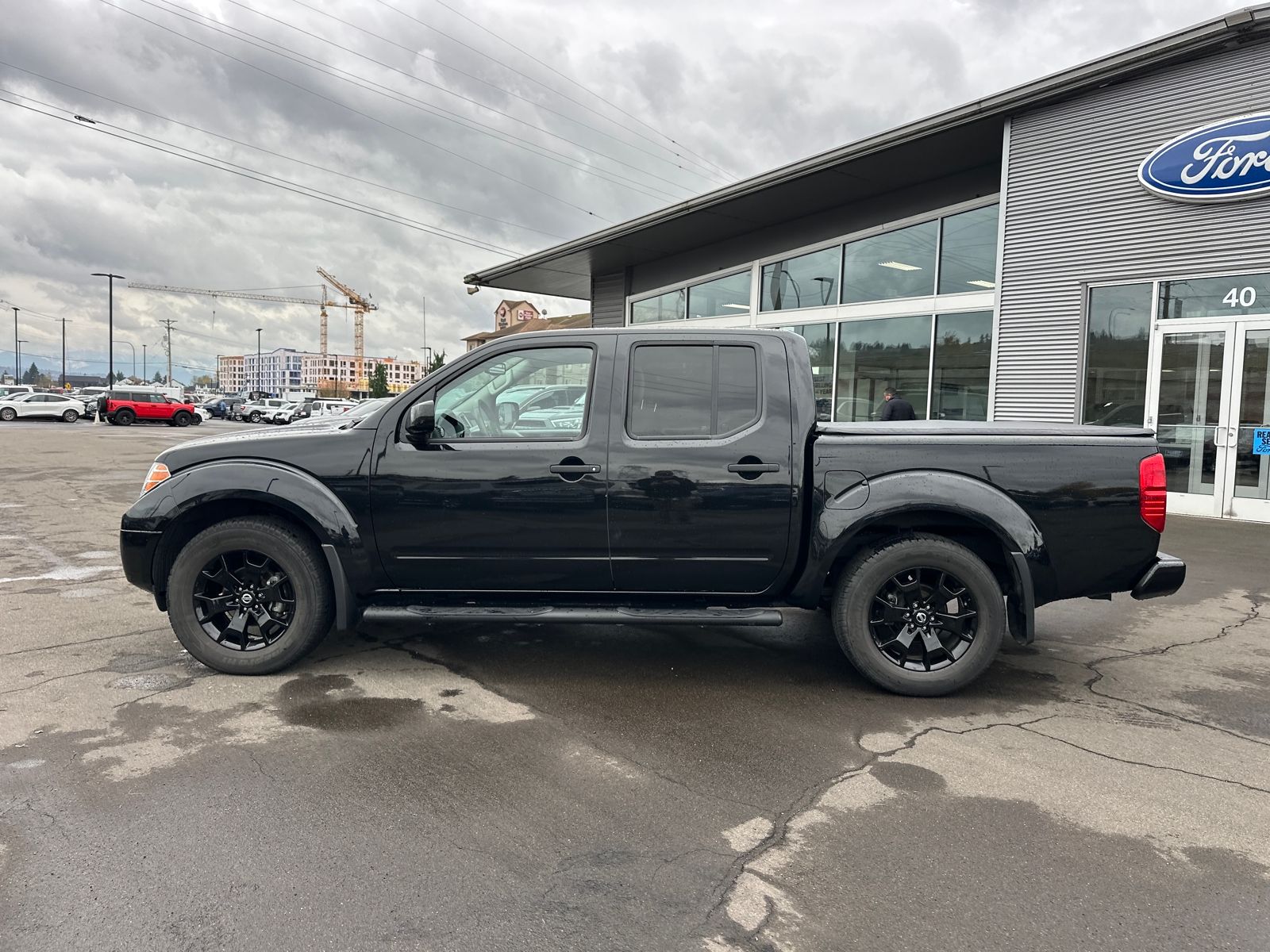 2020 Nissan Frontier Crew Cab SV photo 2