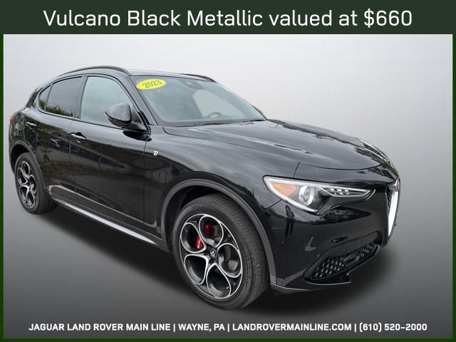 2023 Alfa Romeo Stelvio Ti photo 6
